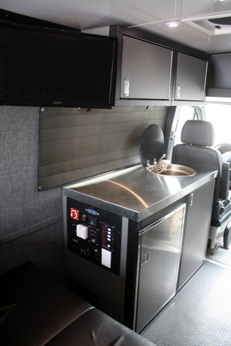 RB Gear Hauler Van Sleek Family 02 - 170