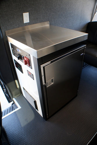 RB Gear Hauler Van Sleek Family 01 - 170