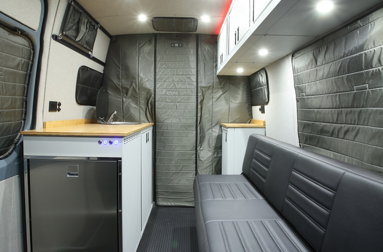 RB Touring Van DB - 144 4x4