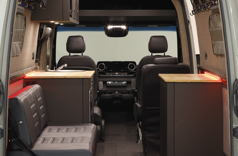 RB Touring Van MF - 170 EXT 3500 4x4