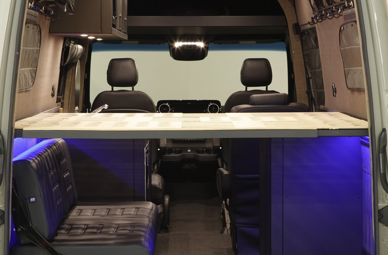 RB Touring Van MF - 170 EXT 3500 4x4