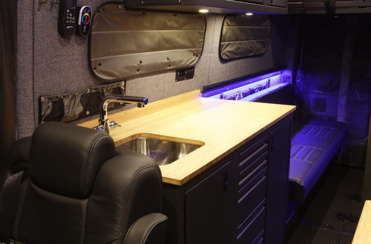 RB Touring Van CDM - 170 EXT 3500 4X4