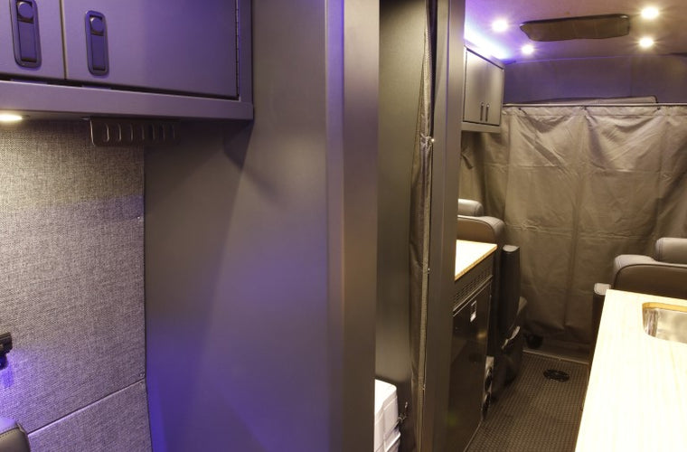 RB Touring Van CDM - 170 EXT 3500 4X4