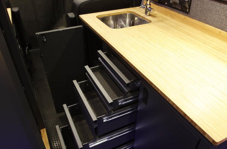 RB Touring Van CDM - 170 EXT 3500 4X4