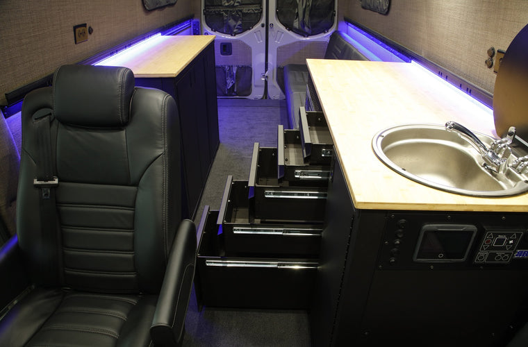 RB Touring Van MF - 170 EXT 3500 4x4