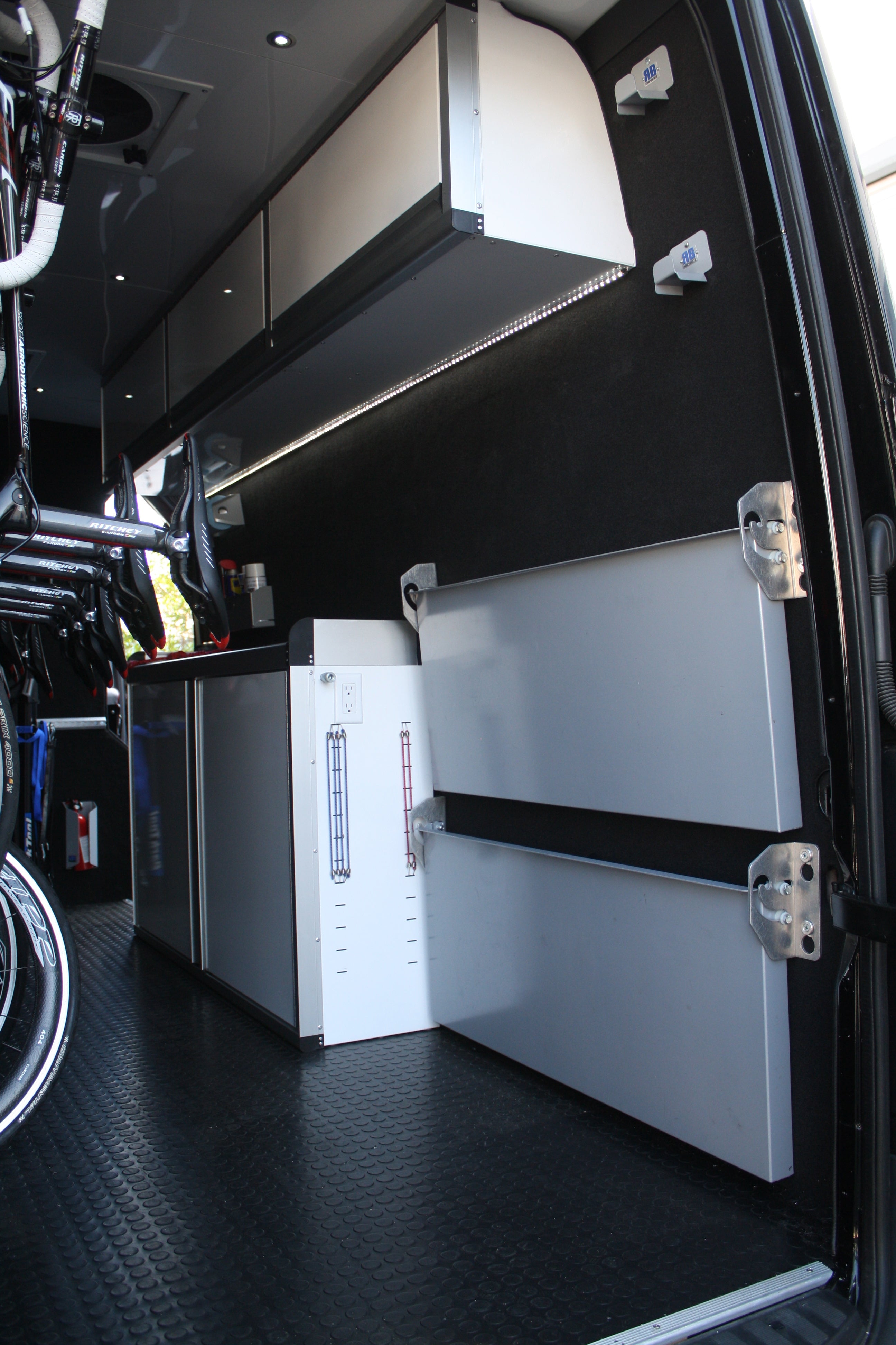 Einbausatz Z-EACC-RNM3K für Zenec/XZent 1+2 DIN in Renault Master 3 Einbausatz Z-EACC-RNM3K für Zenec/XZent 1+2 DIN in Renault Master 3