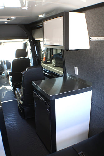 RB Gear Hauler Van Sleek Family 01 - 170