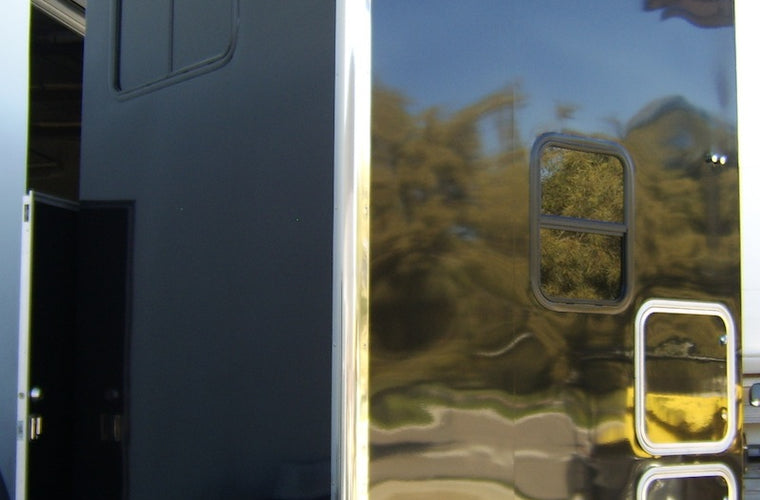 20' V Nose Toy Hauler