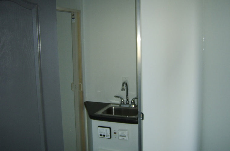 20' V Nose Toy Hauler