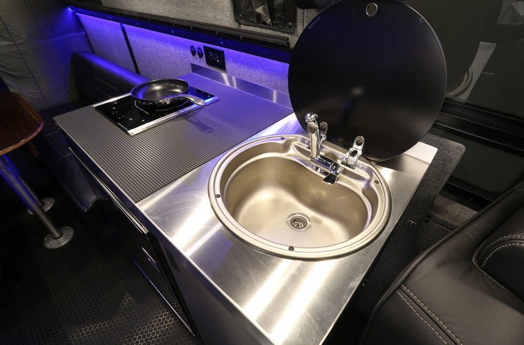 RB Touring Van CM - 170