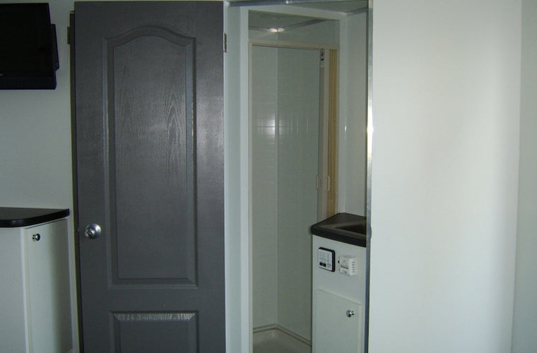 20' V Nose Toy Hauler